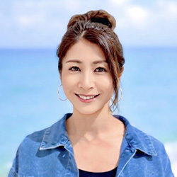 AKINA  TAKEMIYA